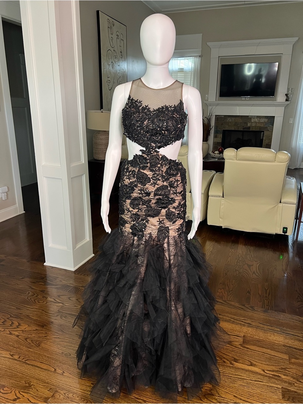 Jovani Black Cutout  Lace Appliqué Mermaid Prom Gown with Nude Underlay size 0 - Picture 2 of 10